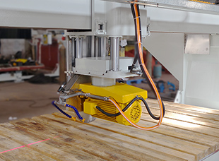 Bridge saw with motor direct drive