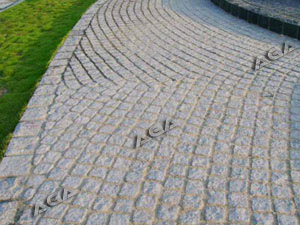 Machine for granite paver